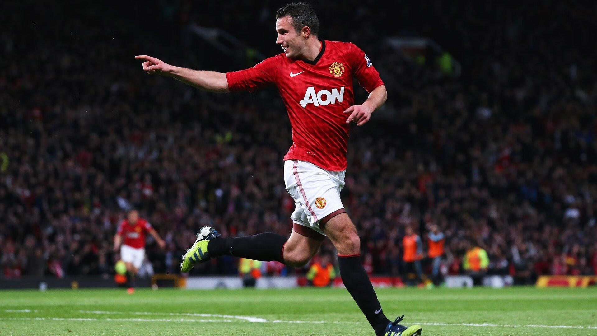 教科书般的防守艺术，穆勒如何以瑞典式火力压制拜仁